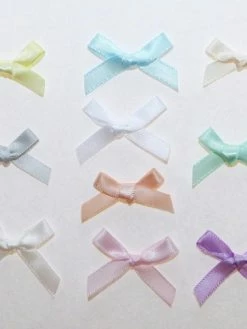 Tricot Créations 100 X Noeuds En Ruban Satin 7mm : Couleurs Clairs - 02367