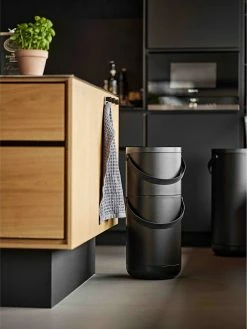 Zone Denmark Poubelle Circular 35 L, Noir - Poubelle 5 Zone Denmark Poubelle Circular 35 L, Noir - Poubelle -V-Zug shop 1418320 3 5
