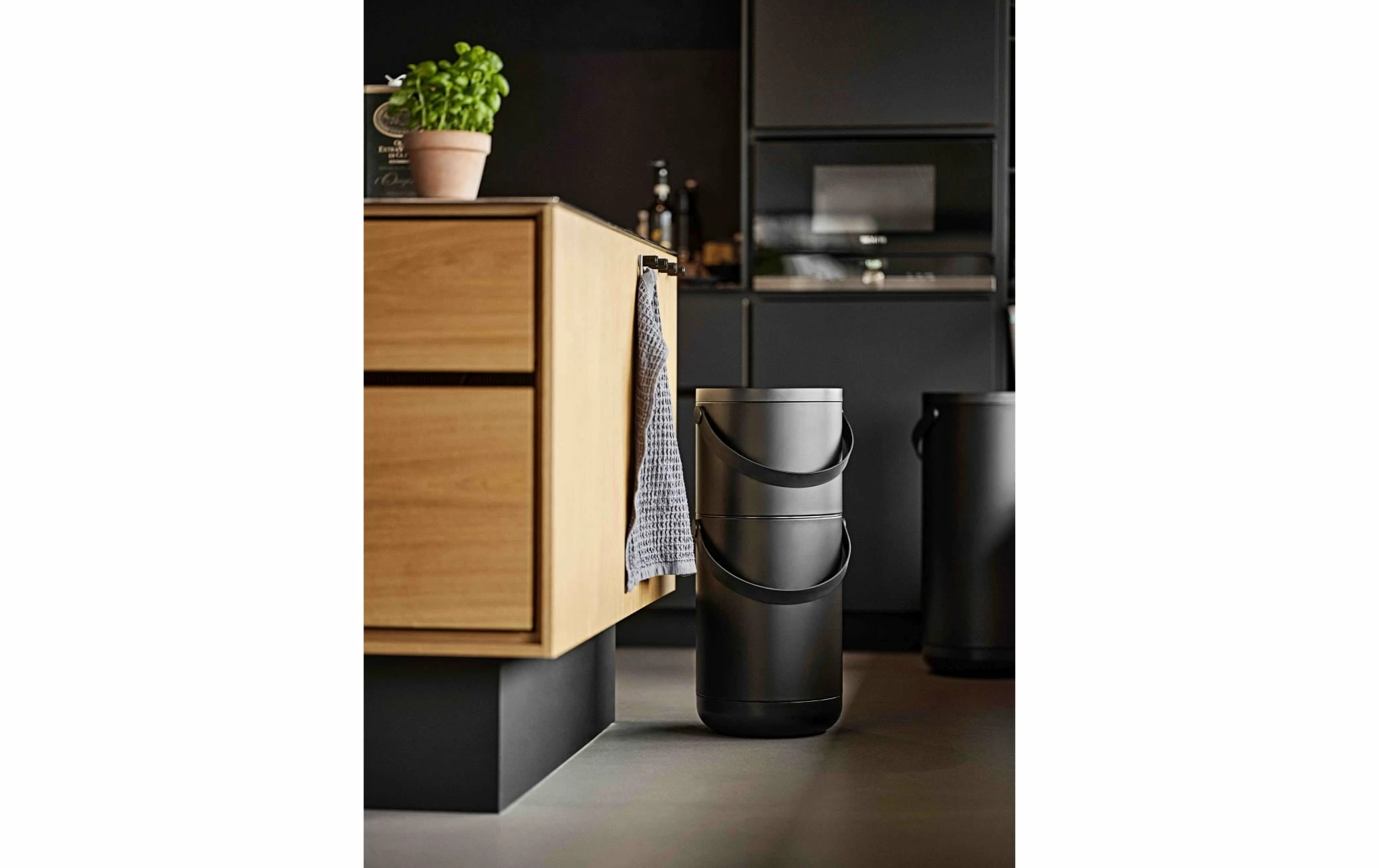 Zone Denmark Poubelle Circular 35 L, Noir - Poubelle 3 Zone Denmark Poubelle Circular 35 L, Noir - Poubelle – Image 3