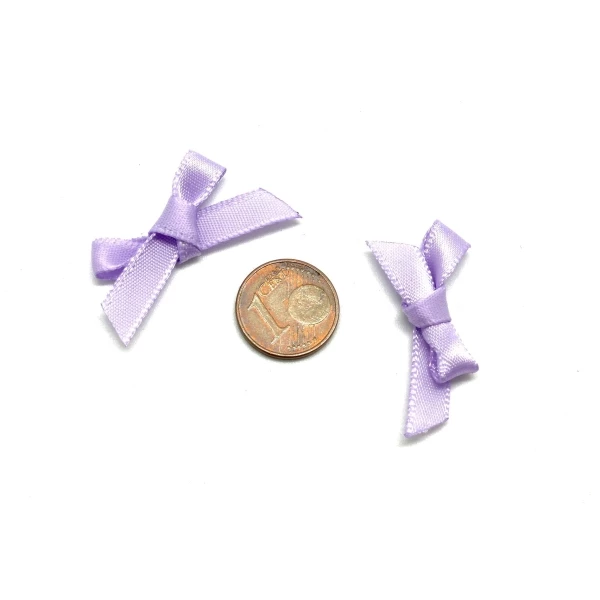 La Cuisine Des Perles 20 Petits Noeuds En Ruban De 7mm Satiné Parme, Mauve 2 La Cuisine Des Perles 20 Petits Noeuds En Ruban De 7mm Satiné Parme, Mauve – Image 2