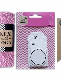 AUCUNE 24 étiquettes Blanches Perforées + Ficelle Fuchsia-blanche + 20 étiquettes Kraft Fanion