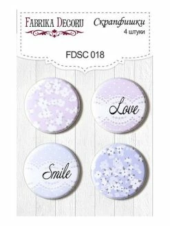 FABRIKA DECORU 4 Badges Métal Décoration Scrapbooking Fabrika Décoru LOVE SMILE 018