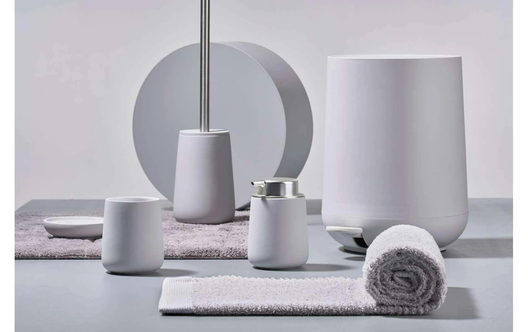 Zone Denmark Poubelle à Pédale Nova 5 L, Soft Grey - Poubelle à Pédale 2 Zone Denmark Poubelle à Pédale Nova 5 L, Soft Grey - Poubelle à Pédale – Image 2