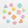 Tricot Créations Assortiment De 50 Boutons Taille Et Couleur Mixtes Pour Scrapbooking - Formes Pastel