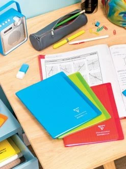 CLAIREFONTAINE Cahier Koverbook Grands-carreaux Avec Protège-cahier Intégré - 17 X 22 Cm - 96 Pages -V-Zug shop cahier koverbook grands carreaux avec protege cahier integre 17 x 22 cm 96 pages p 3