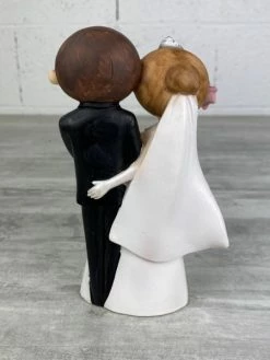 Lealoo® Couple De Mariés En Résine BD, Hauteur 14,5 Cm, Figurines Moderne Pièce Montée, Gâteau De Mariage -V-Zug shop couple de maries en resine bd hauteur 145 cm figurines moderne piece montee gateau de mariage p 4