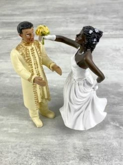 Club Couple De Mariés Noire Et Hindouiste En Résine, Bouquet Dans La Main, 15 Cm, Figurines Pièce Montée -V-Zug shop couple de maries noire et hindouiste en resine bouquet dans la main 15 cm figurines piece montee p 4