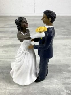Club Couple De Mariés Noirs En Résine Bouquet Dans La Main, 15 Cm, Figurines Pièce Montée Et Mariage