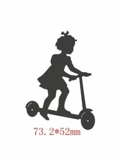 AUTRE Die Petite Fille Sur Sa Trottinette