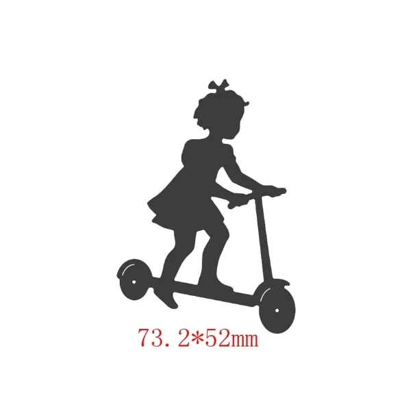 AUTRE Die Petite Fille Sur Sa Trottinette 1 AUTRE Die Petite Fille Sur Sa Trottinette