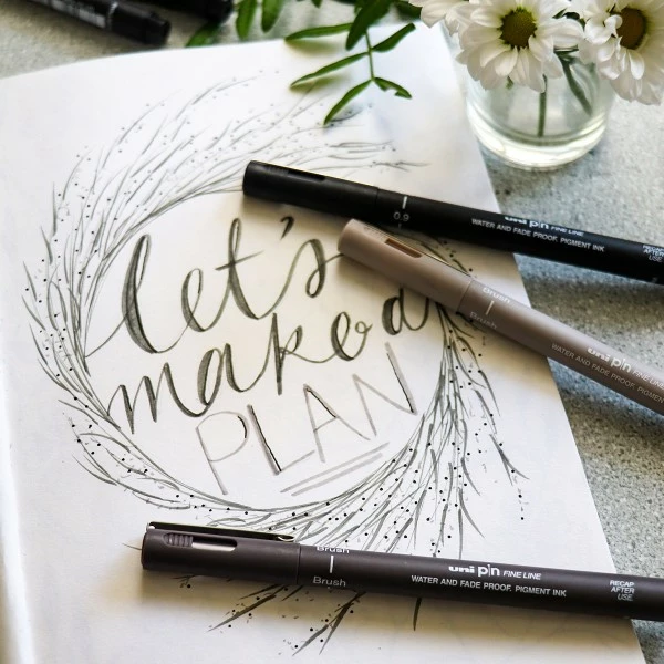 Feutre Technique Uni Pin - Pointe Brush 0,02 Mm - Gris Foncé 2 Feutre Technique Uni Pin - Pointe Brush 0,02 Mm - Gris Foncé – Image 2