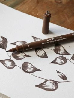 Feutre Technique Uni Pin - Pointe Brush 0,02 Mm - Gris Foncé 6 Feutre Technique Uni Pin - Pointe Brush 0,02 Mm - Gris Foncé -V-Zug shop feutre technique uni pin pointe brush 002 mm gris fonce p 3