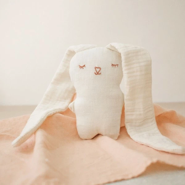 Pause Moderne KIT BÉBÉ DIY - Créer Son Doudou Lapin 3 Pause Moderne KIT BÉBÉ DIY - Créer Son Doudou Lapin – Image 3