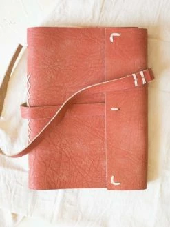 Pause Moderne Kit DIY - Créer Son Carnet En Cuir 6 Pause Moderne Kit DIY - Créer Son Carnet En Cuir -V-Zug shop kit diy creer son carnet en cuir p 3