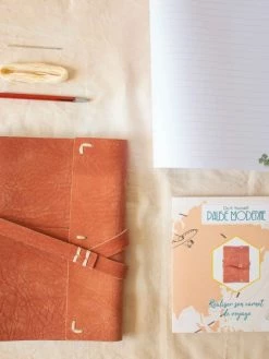 Pause Moderne Kit DIY - Créer Son Carnet En Cuir 7 Pause Moderne Kit DIY - Créer Son Carnet En Cuir -V-Zug shop kit diy creer son carnet en cuir p 4