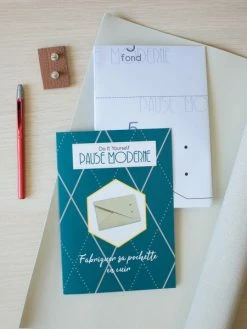 Pause Moderne Kit DIY - Réaliser Sa Pochette En Cuir 5 Pause Moderne Kit DIY - Réaliser Sa Pochette En Cuir -V-Zug shop kit diy realiser sa pochette en cuir p 3