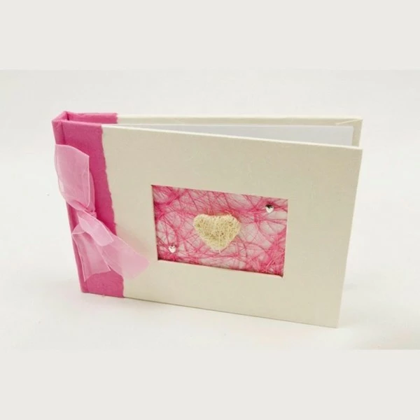 Hobi Livre D'Or, Album Photo De Mariage, Décor Fuchsia En Raphia, Satin, Murier Et Coeur, 21x15 Cm 1 Hobi Livre D'Or, Album Photo De Mariage, Décor Fuchsia En Raphia, Satin, Murier Et Coeur, 21x15 Cm