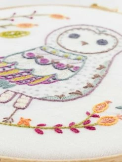 Un Chat Dans L'aiguille Kit Broderie - Huguette La Chouette -V-Zug shop kit broderie huguette la chouette p 4