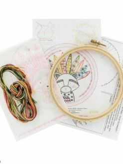 Un Chat Dans L'aiguille Kit Broderie - Lulu, Chef De Tribu -V-Zug shop kit broderie lulu chef de tribu p 3