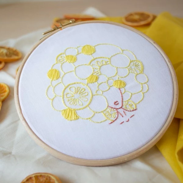 Pause Moderne Kit DIY Broderie - La Fille Aux Citrons 3 Pause Moderne Kit DIY Broderie - La Fille Aux Citrons – Image 3