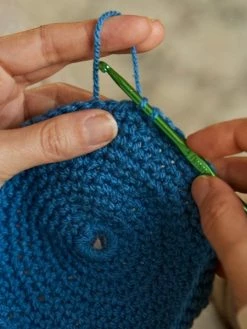 Kit DIY Crochet Mindful DMC - Coussin - Ø 40 Cm -V-Zug shop kit diy crochet mindful dmc coussin o 40 cm p 4