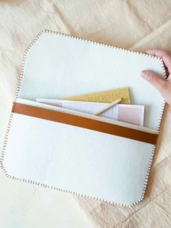 Pause Moderne Kit DIY - Réaliser Sa Pochette En Feutrine 5 Pause Moderne Kit DIY - Réaliser Sa Pochette En Feutrine -V-Zug shop kit diy realiser sa pochette en feutrine p 3