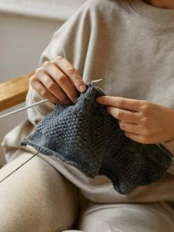 Kit DIY Tricot Mindful DMC - Coussin - 40 X 40 Cm -V-Zug shop kit diy tricot mindful dmc coussin 40 x 40 cm p 4