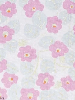 Rico Design Tissu Coton Léger à La Coupe - Fleurs Roses Sur Fond Rose Pâle - Détails Métallisés - Par 10 Cm