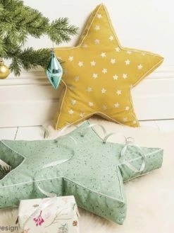 Rico Design Tissu Rico - Etoiles Argentées - Fond Moutarde - Coton - Par 10 Cm (sur Mesure) -V-Zug shop tissu rico etoiles argentees fond moutarde coton par 10 cm sur mesure p 3